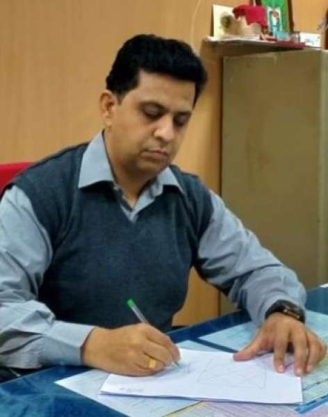 Dr. Alok Vyas